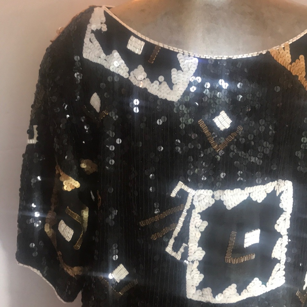 “VINTAGE SEQUINNED TOP” Stunning Black with White Beading Detail. - Picture 2 of 16